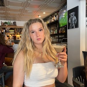 Meet your Posher, Alayna